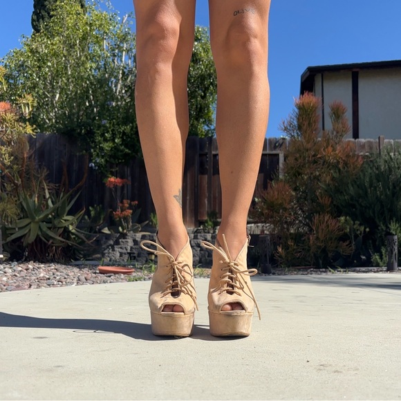 Platforms - Picture 4 of 9